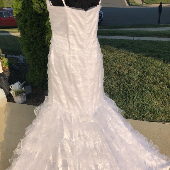 Beautiful Eureka strapless wedding dress - Picture 5 of 16